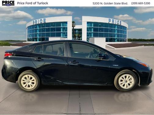 2019 Toyota Prius L
