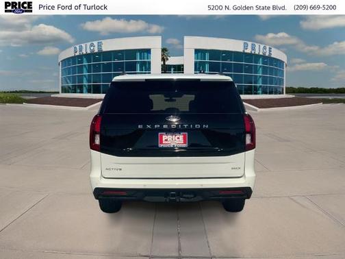 STAR WHITE MET TRI-COAT 2025 Ford Expedition ACTIVE