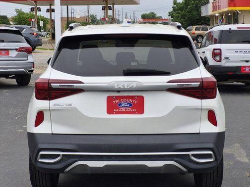 Snow White Pearl 2022 Kia Seltos S