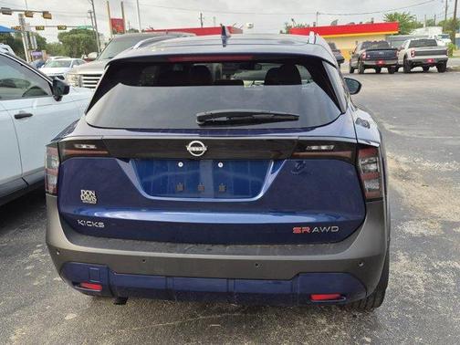 Deep Blue Pearl 2025 Nissan Kicks SR