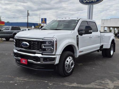 Oxford White 2025 Ford F-450 Lariat