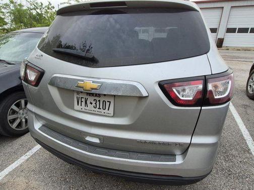 Silver Ice Metallic 2015 Chevrolet Traverse LS