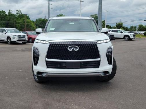 Radiant White 2026 INFINITI QX80 Luxe