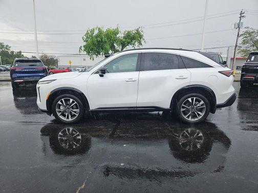 Radiant White 2027 INFINITI QX65 LUXE