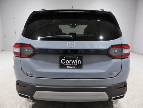 2023 Honda Pilot Touring 8-Passenger