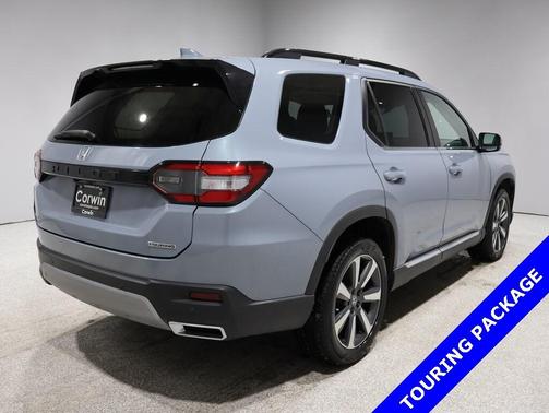 2023 Honda Pilot Touring 8-Passenger