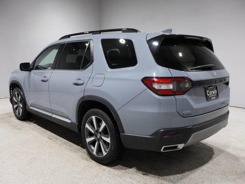 2023 Honda Pilot Touring 8-Passenger