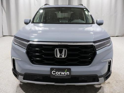 2023 Honda Pilot Touring 8-Passenger