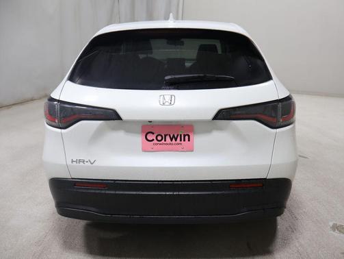 Platinum White Pearl 2027 Honda HR-V LX