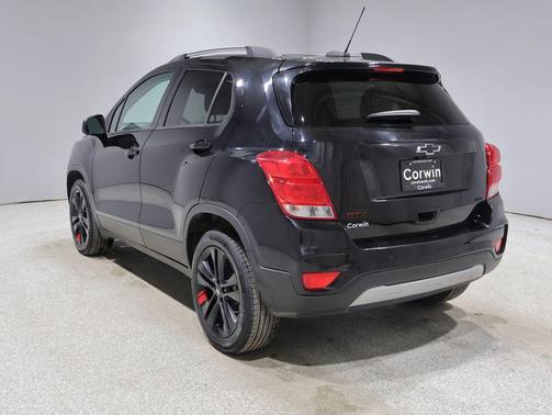 Mosaic Black Metallic 2021 Chevrolet Trax LT