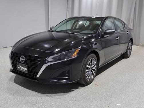 Super Black 2024 Nissan Altima 2.5 SV