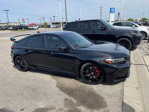Crystal Black Pearl 2025 Honda Civic Type R