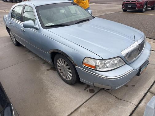 2005 Lincoln Town Car Signature
