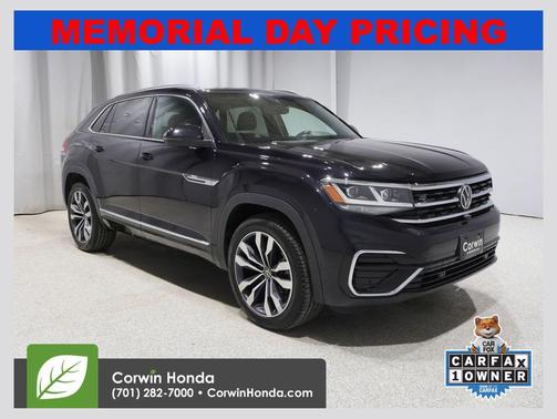 Deep Black Pearl 2023 Volkswagen Atlas Cross Sport 3.6L V6 SEL Premium R-Line
