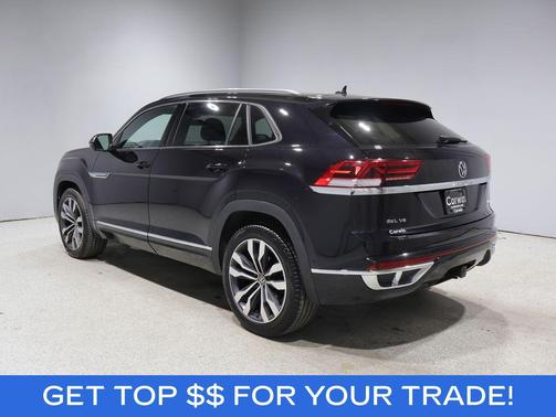 Deep Black Pearl 2023 Volkswagen Atlas Cross Sport 3.6L V6 SEL Premium R-Line