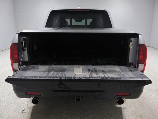 Lunar Silver 2023 Honda Ridgeline RTL