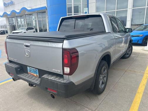 Lunar Silver 2023 Honda Ridgeline RTL