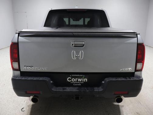 Lunar Silver 2023 Honda Ridgeline RTL