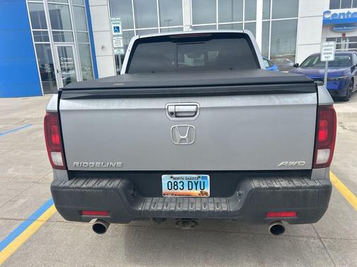 Lunar Silver 2023 Honda Ridgeline RTL