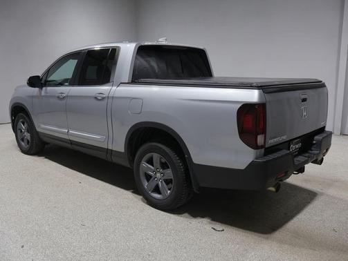 Lunar Silver 2023 Honda Ridgeline RTL