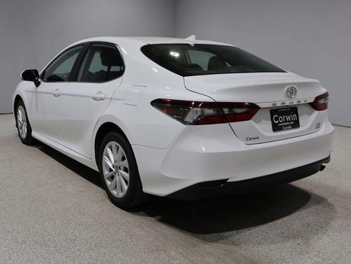 Ice Cap 2024 Toyota Camry LE