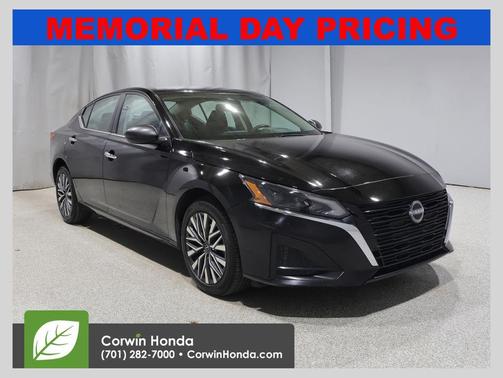 Super Black 2024 Nissan Altima 2.5 SV