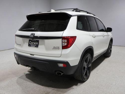 White Diamond Pearl 2019 Honda Passport Elite