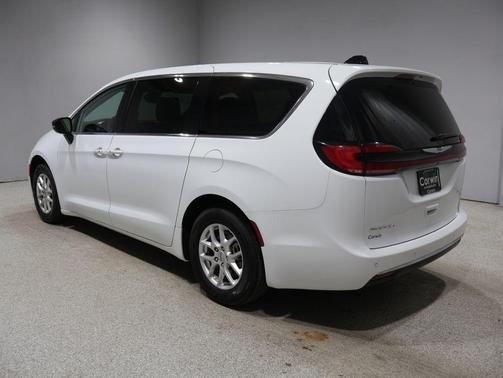 Bright White Clearcoat 2024 Chrysler Pacifica Touring L