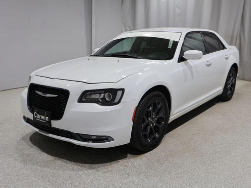 Bright White Clearcoat 2019 Chrysler 300 S