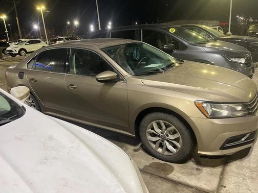 2016 Volkswagen Passat 1.8T S