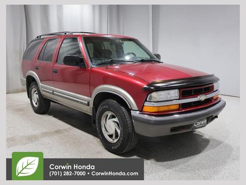 Majestic Red Metallic 2000 Chevrolet Blazer LT
