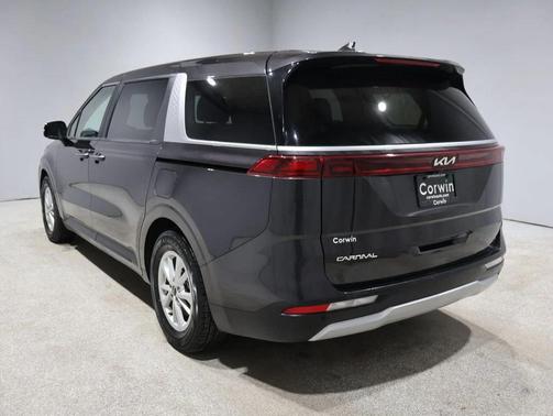 2024 Kia Carnival LX