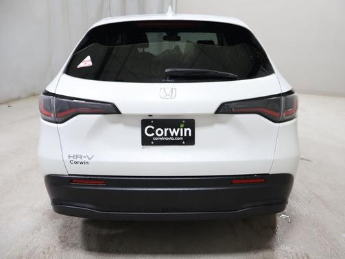 Platinum White Pearl 2027 Honda HR-V LX