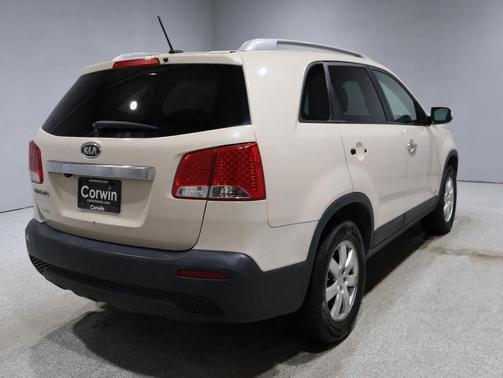 2011 Kia Sorento LX