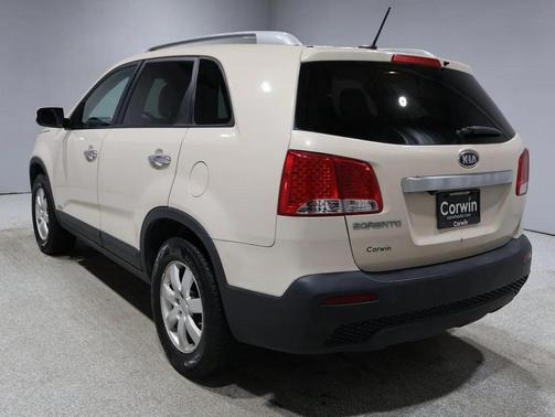 2011 Kia Sorento LX