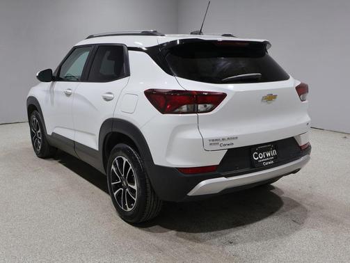 Summit White 2024 Chevrolet Trailblazer LT