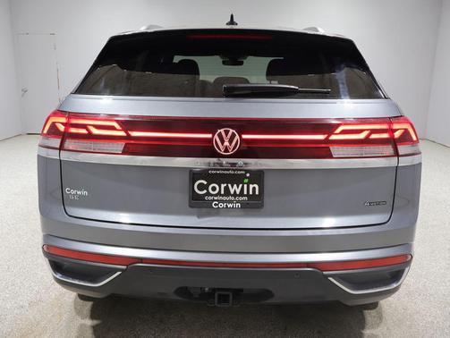 Silver Mist 2025 Volkswagen Atlas Cross Sport 2.0T SE w/Technology 4MOTION