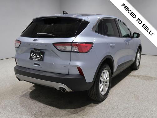 ICED BLUE SILVER METALLIC 2022 Ford Escape SE