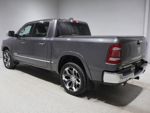 Granite Crystal Metallic Clearcoat 2019 RAM 1500 Limited