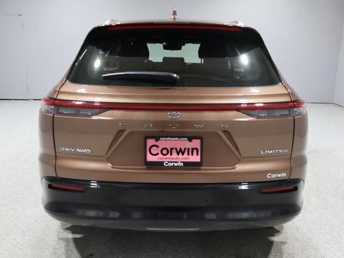 2025 Toyota Crown Signia XLE