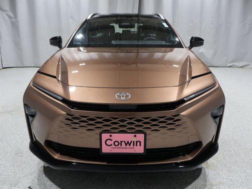 2025 Toyota Crown Signia XLE