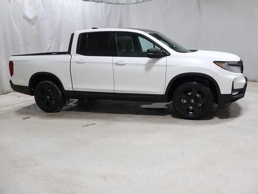 Platinum White Pearl 2026 Honda Ridgeline Black