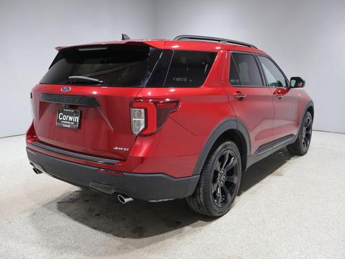 Rapid Red Metallic Tinted Clearcoat 2022 Ford Explorer ST-Line