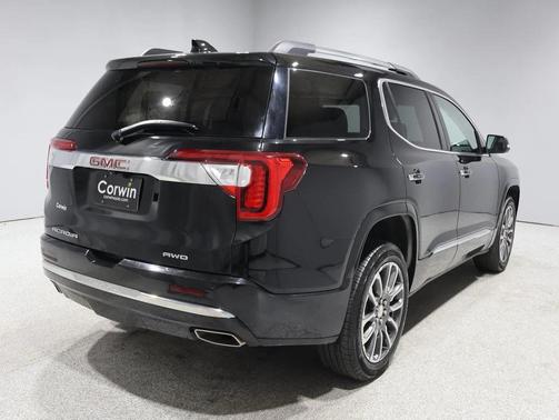 2022 GMC Acadia Denali