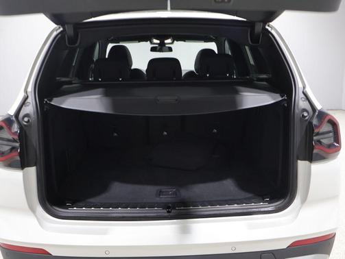Mineral White Metallic 2024 BMW X3 xDrive30i