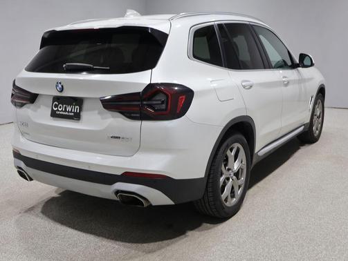 Mineral White Metallic 2024 BMW X3 xDrive30i