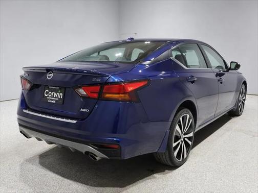 2022 Nissan Altima SR Intelligent AWD