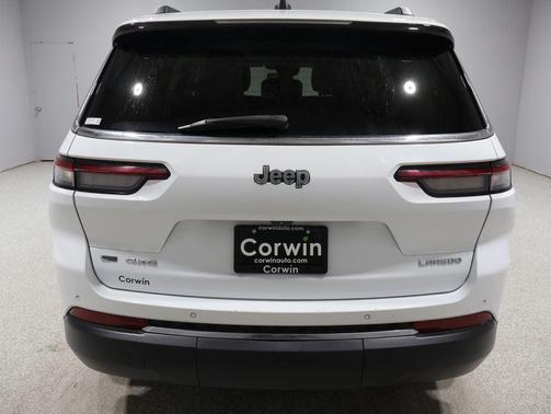 Bright White Clearcoat 2021 Jeep Grand Cherokee L Laredo