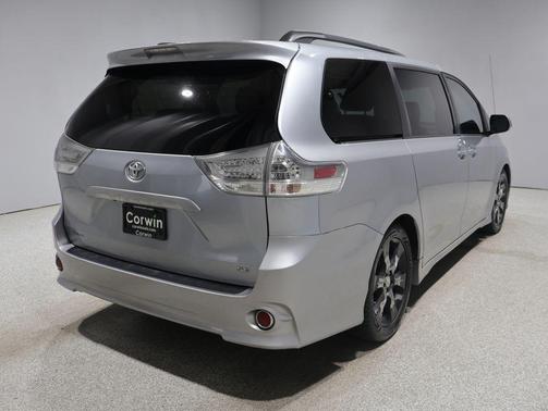 Silver Sky Metallic 2011 Toyota Sienna SE