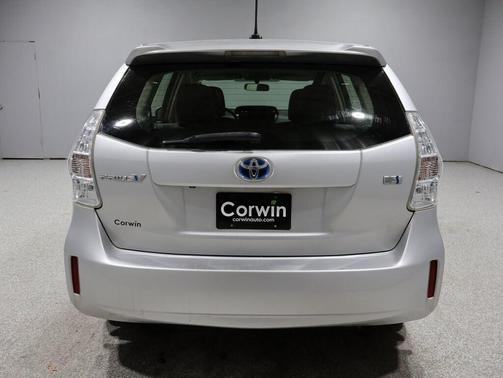 2014 Toyota Prius v Two